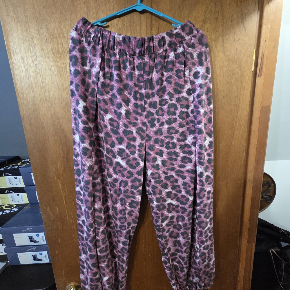 Zenana Leopard Print Women's Jogger Pants With Side Slits